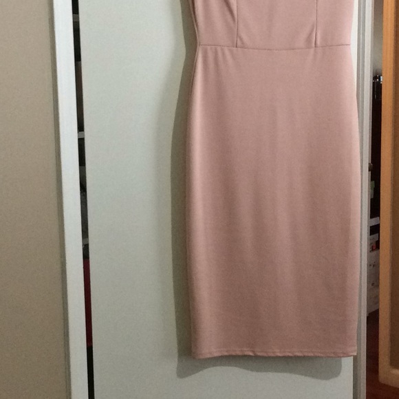 Almost Famous Body Con Fit 💥 Deep U Neck Dress - Picture 4 of 7